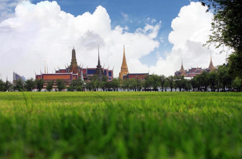 The Twins Hostel Bangkok Exterior photo