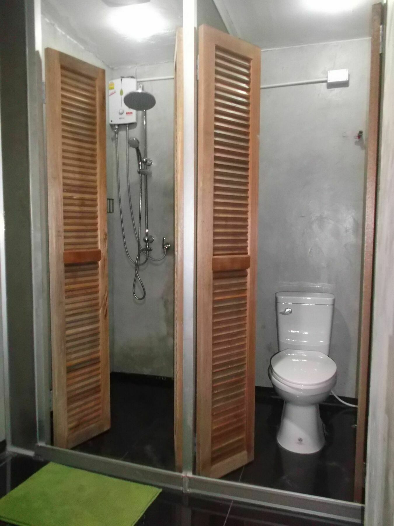 The Twins Hostel Bangkok Exterior photo